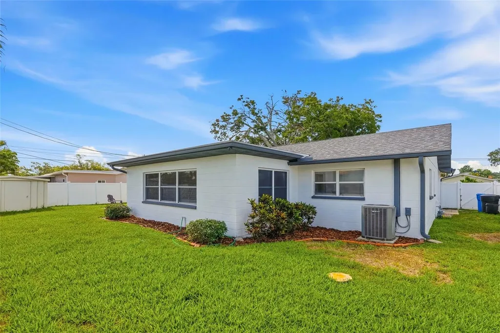 6721 13th Avenue N St Petersburg FL 33710