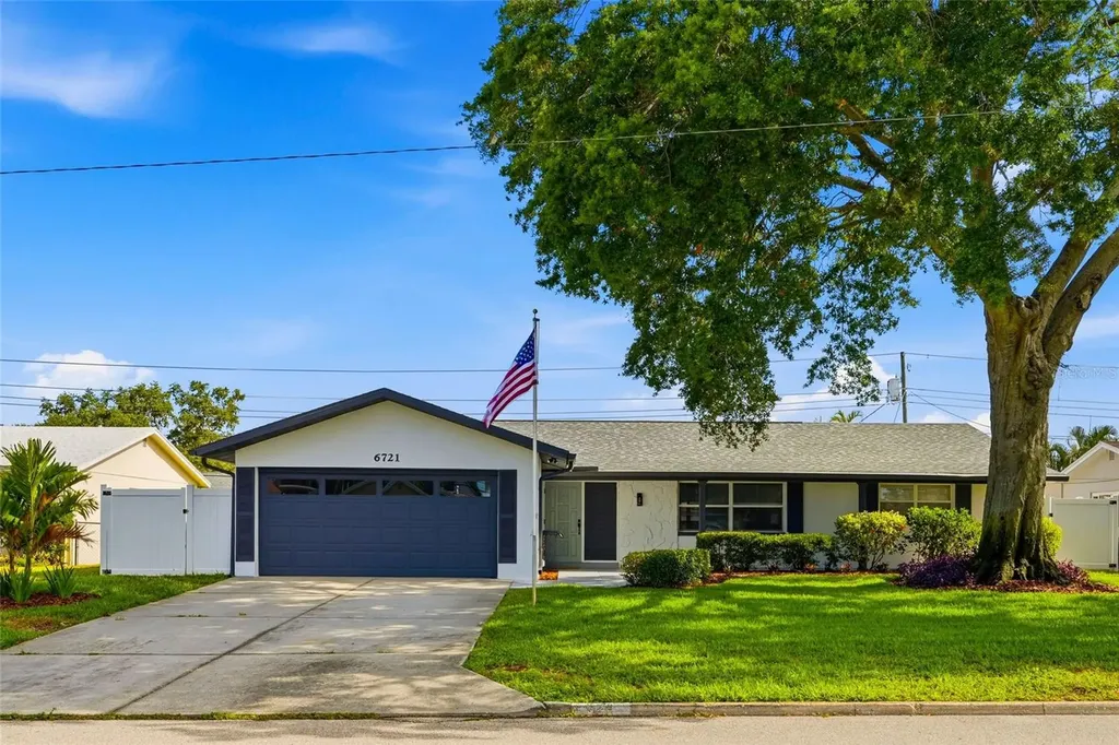 6721 13th Avenue N St Petersburg FL 33710