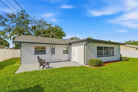 6721 13th Avenue N St Petersburg FL 33710