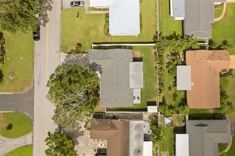 6721 13th Avenue N St Petersburg FL 33710