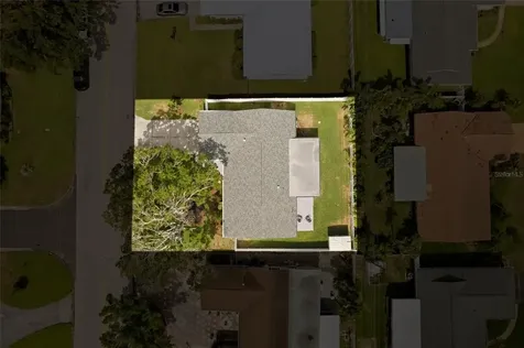 6721 13th Avenue N St Petersburg FL 33710