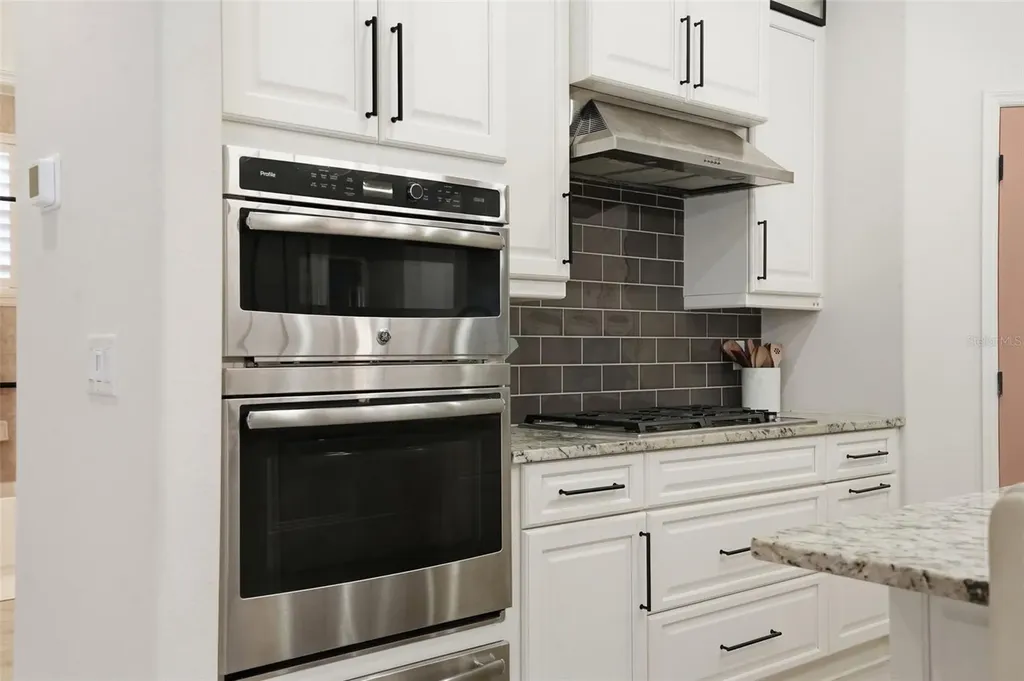 2165 Majestic Oaks Boulevard Clearwater FL 33759
