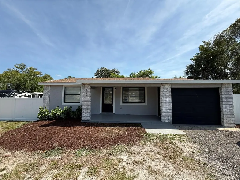 127 Debary Drive Debary FL 32713