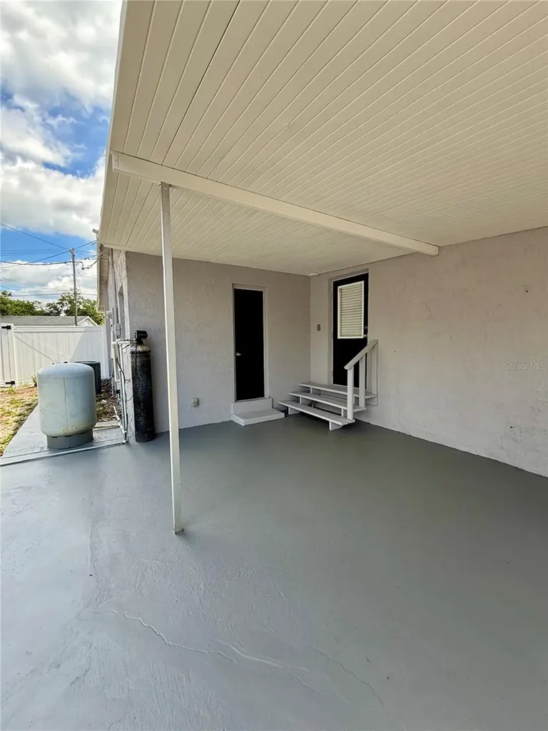 127 Debary Drive Debary FL 32713