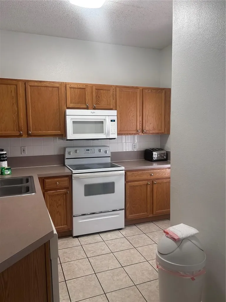 1064 Park Ridge Circle Kissimmee FL 34746