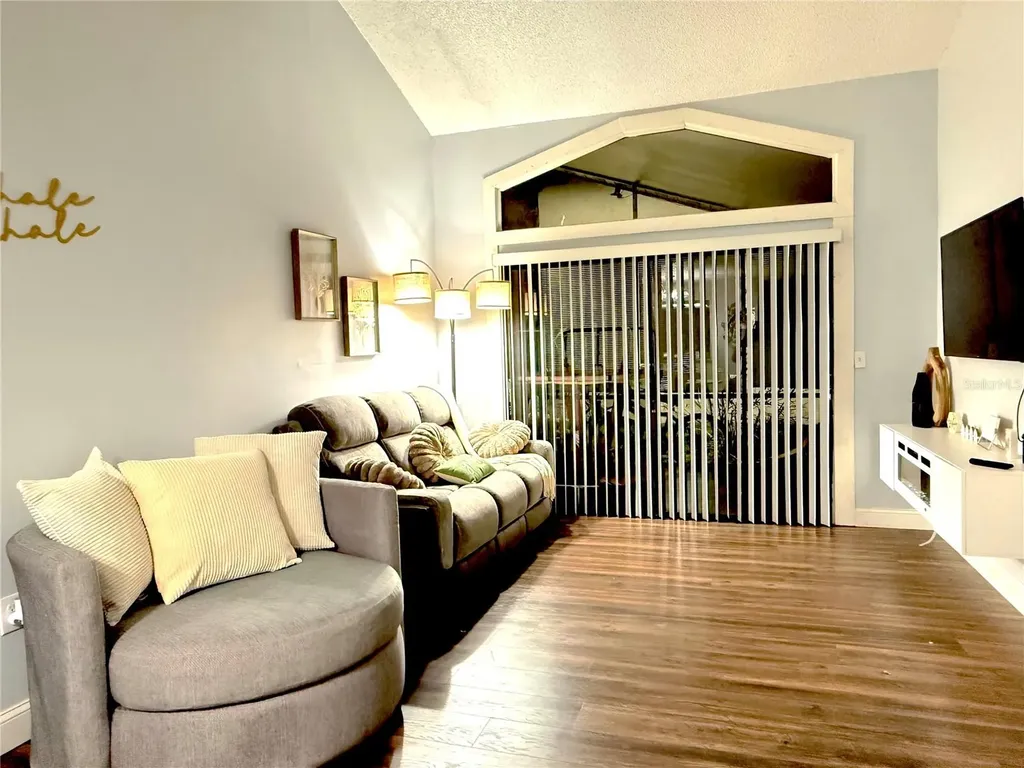 2165 Castle Point Winter Haven FL 33880