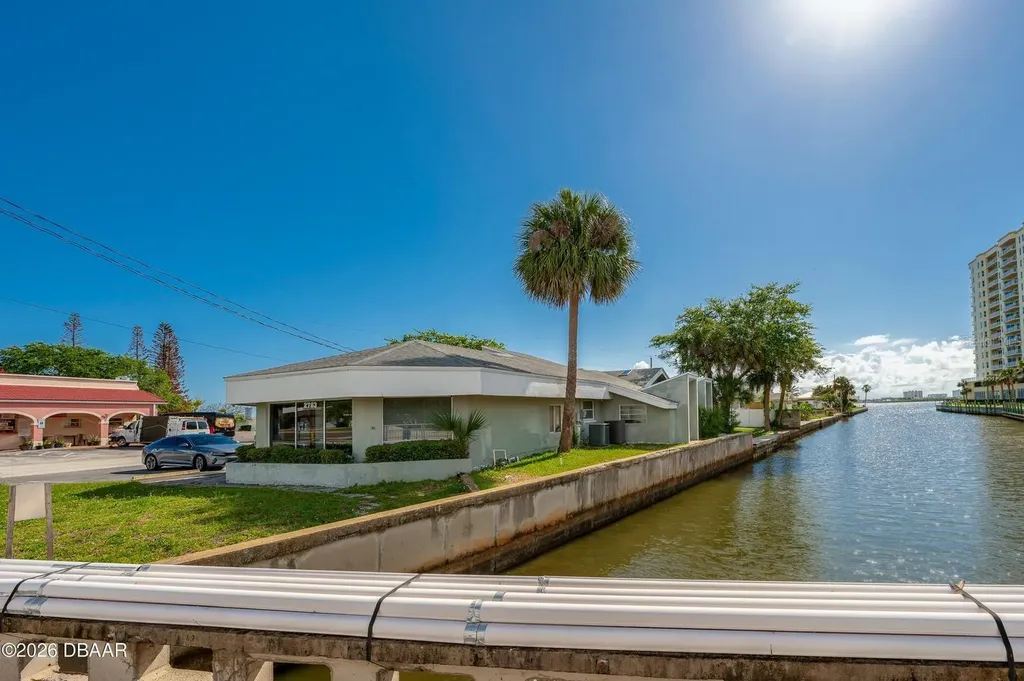 2763 S Ridgewood Avenue South Daytona FL 32119