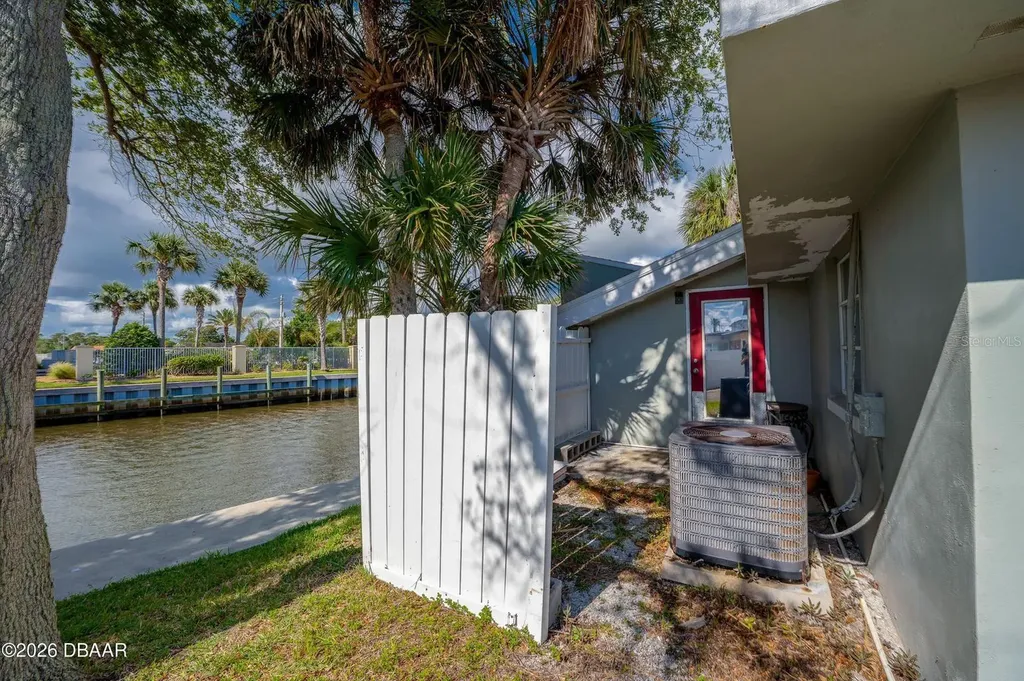 2763 S Ridgewood Avenue South Daytona FL 32119