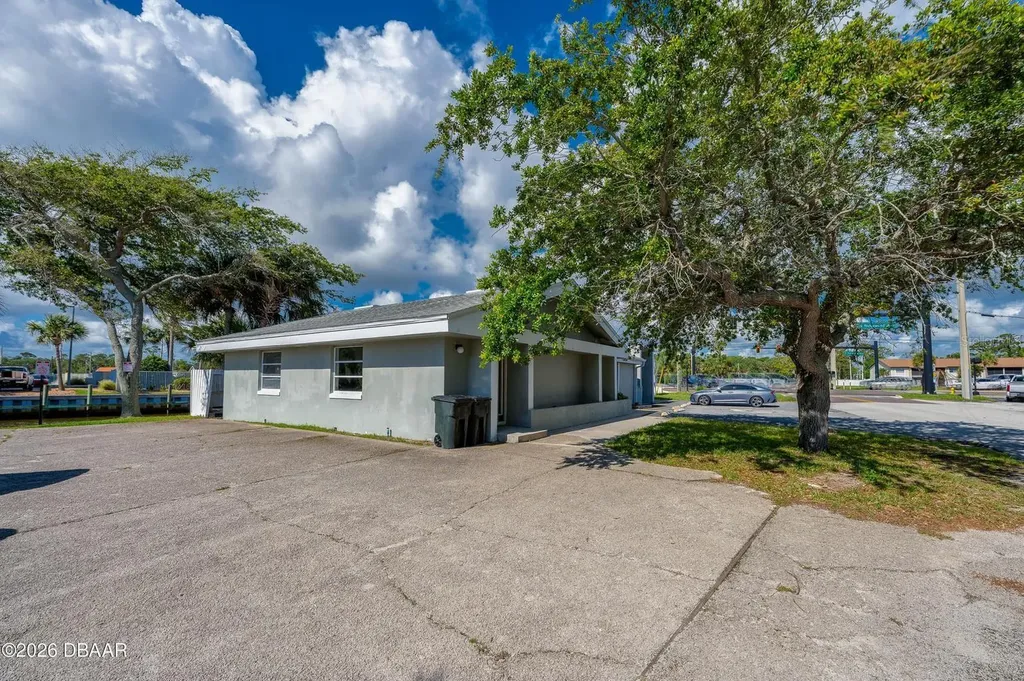 2763 S Ridgewood Avenue South Daytona FL 32119