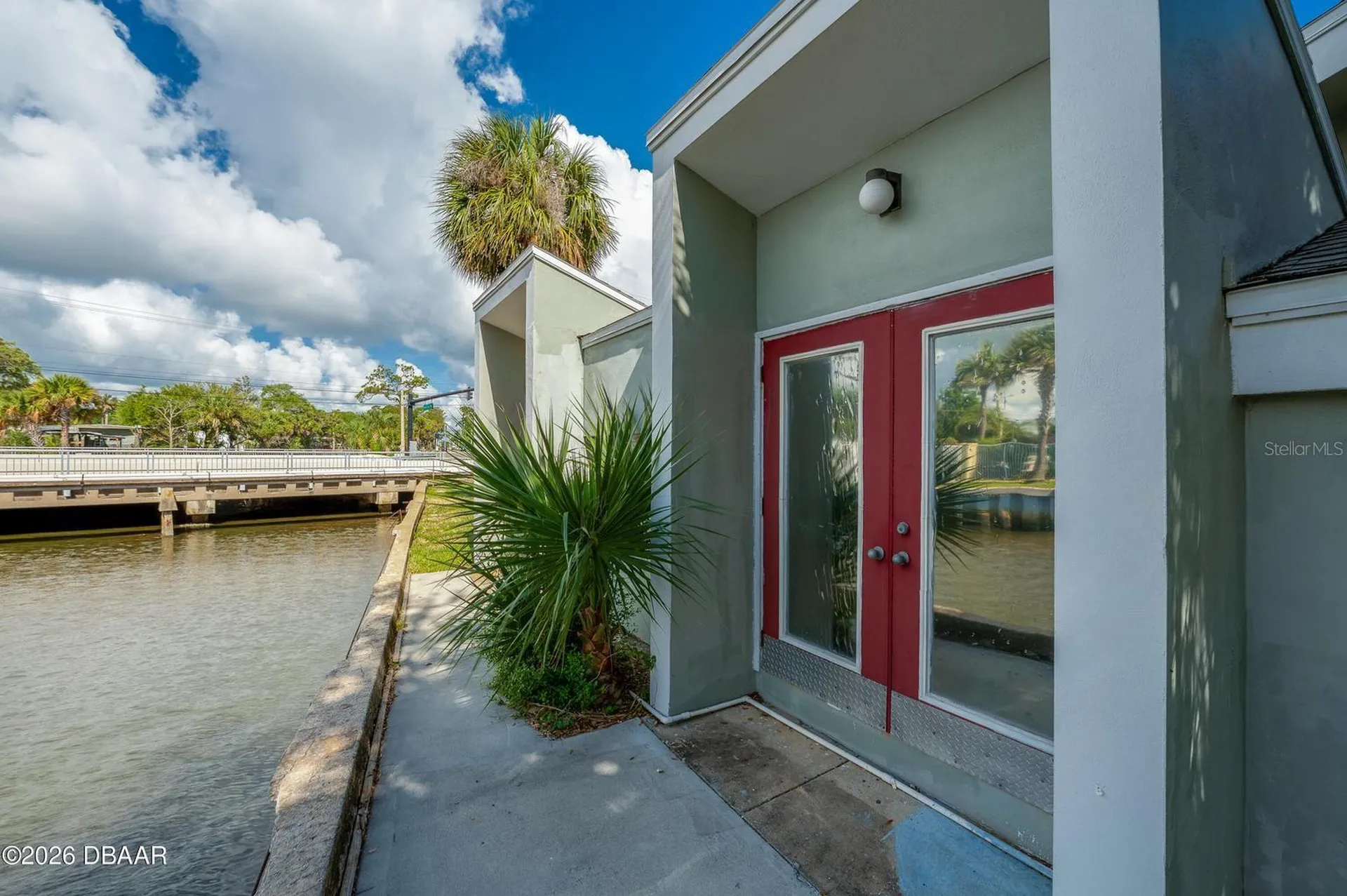 2763 S Ridgewood Avenue South Daytona FL 32119