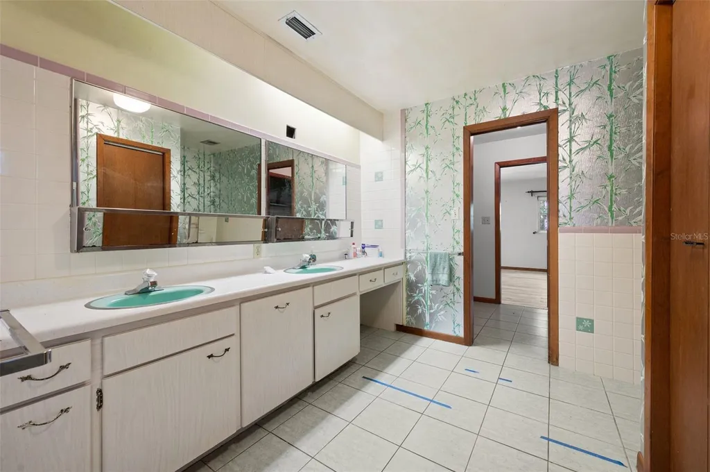 2501 NW 21st Avenue Gainesville FL 32605