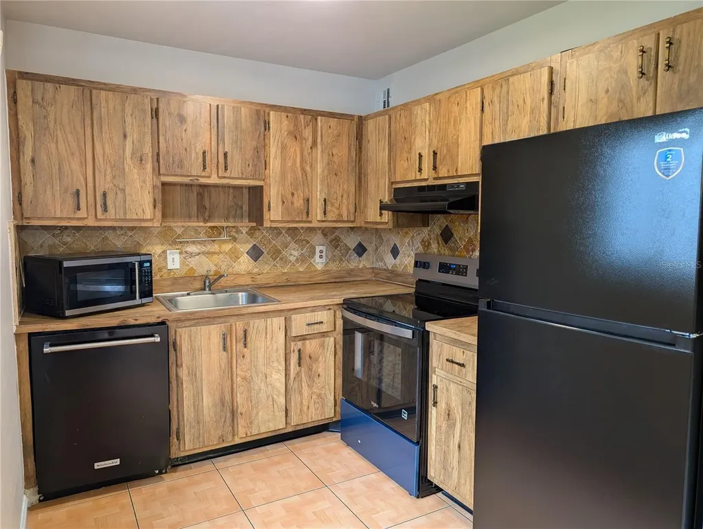 2439 Oak Park Way Orlando FL 32822