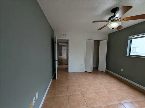 2439 Oak Park Way Orlando FL 32822