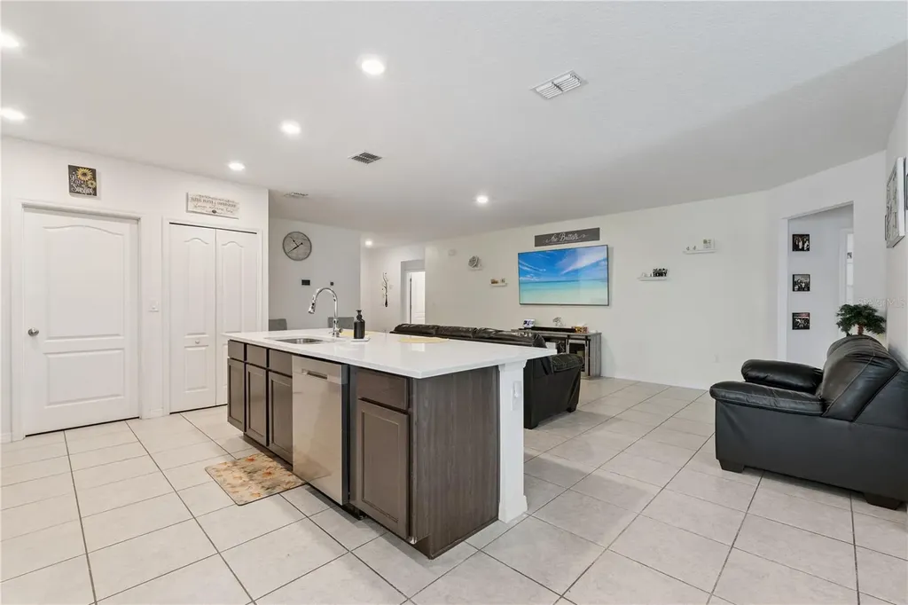 15280 White Tail Loop Mascotte FL 34753