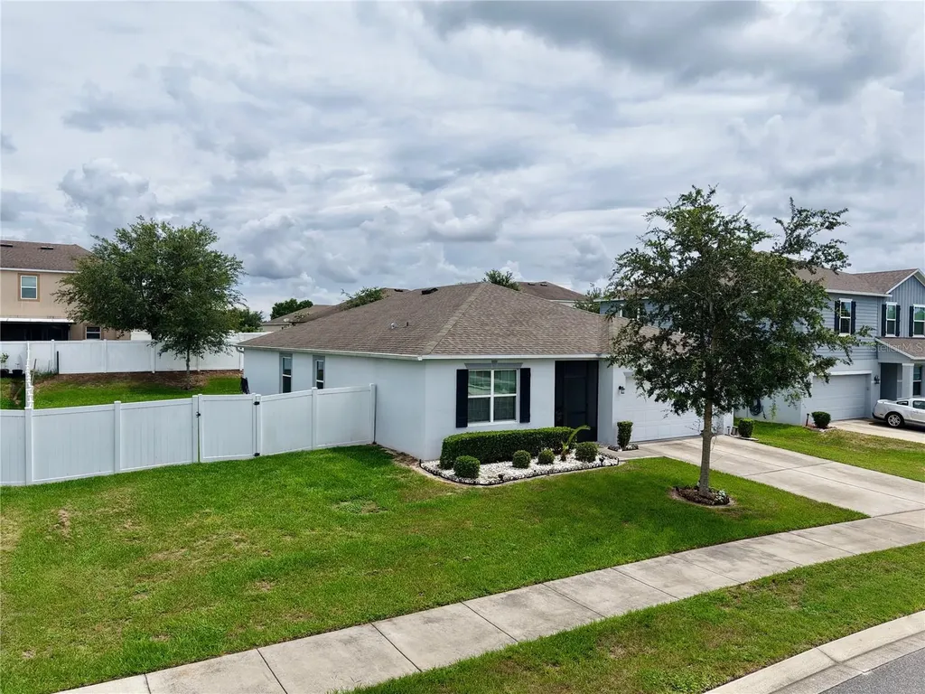 15280 White Tail Loop Mascotte FL 34753