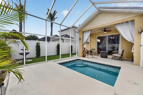 638 Autumn Oaks Loop Winter Garden FL 34787