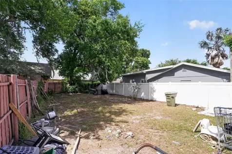 103 E Magnolia Street Kissimmee FL 34744