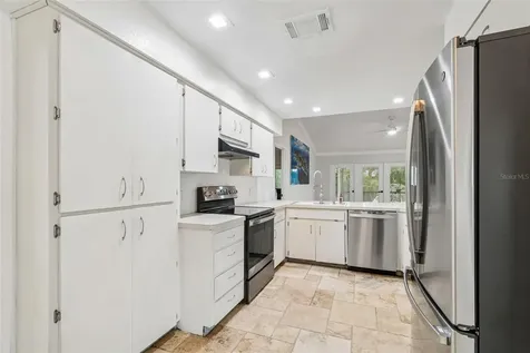 1425 Poinsettia Avenue Tarpon Springs FL 34689