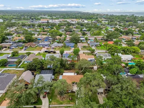 1425 Poinsettia Avenue Tarpon Springs FL 34689