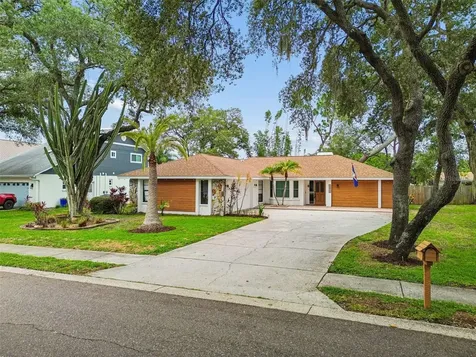 1425 Poinsettia Avenue Tarpon Springs FL 34689
