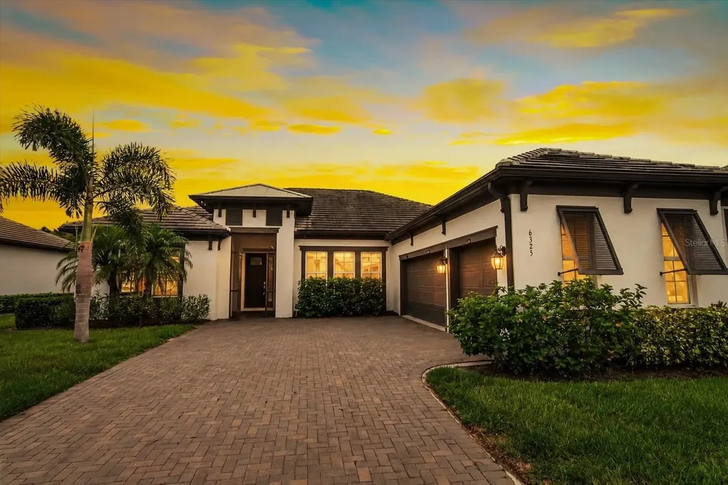 6325 Rivo Lakes Boulevard Sarasota FL 34241