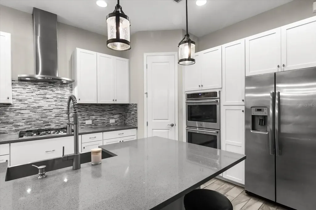 6325 Rivo Lakes Boulevard Sarasota FL 34241