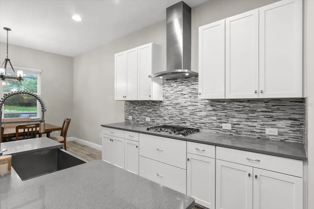 6325 Rivo Lakes Boulevard Sarasota FL 34241