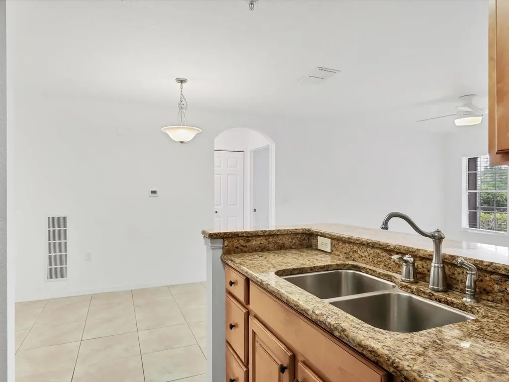 8933 Manor Loop Bradenton FL 34202
