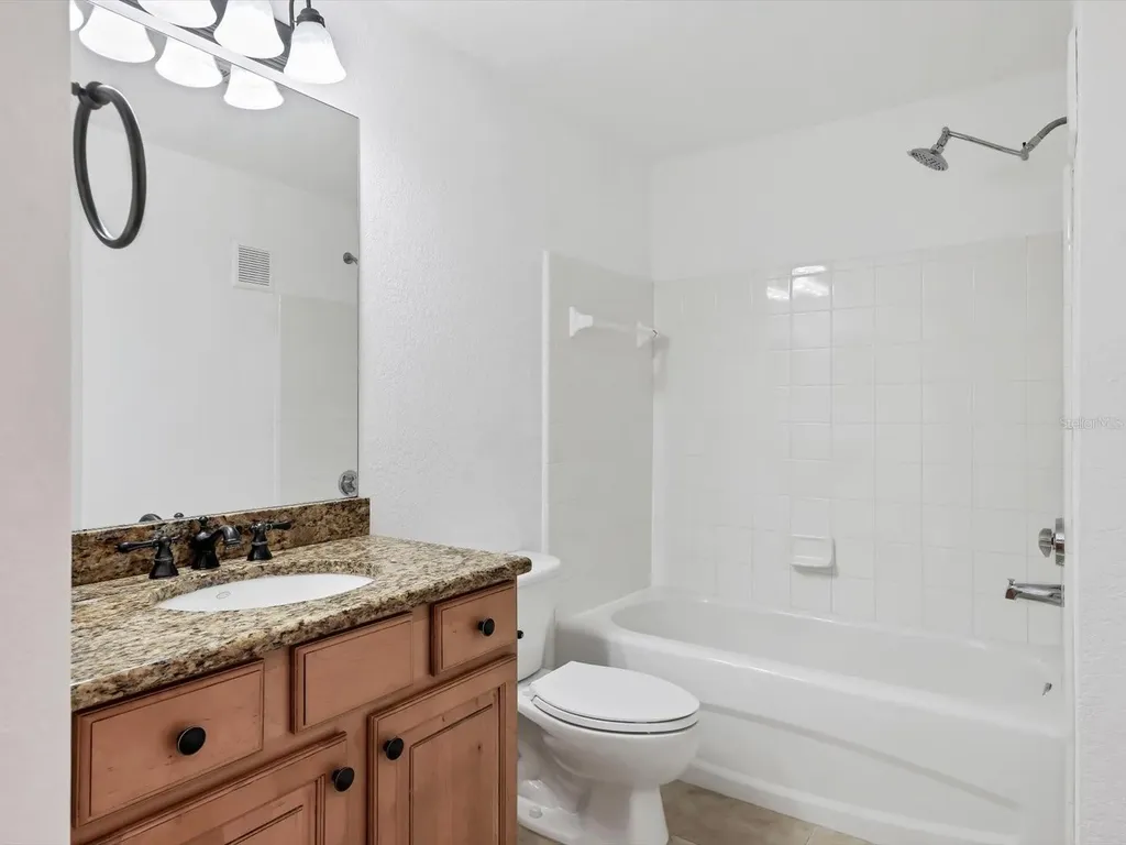 8933 Manor Loop Bradenton FL 34202