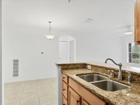 8933 Manor Loop Bradenton FL 34202