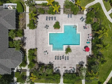 8933 Manor Loop Bradenton FL 34202