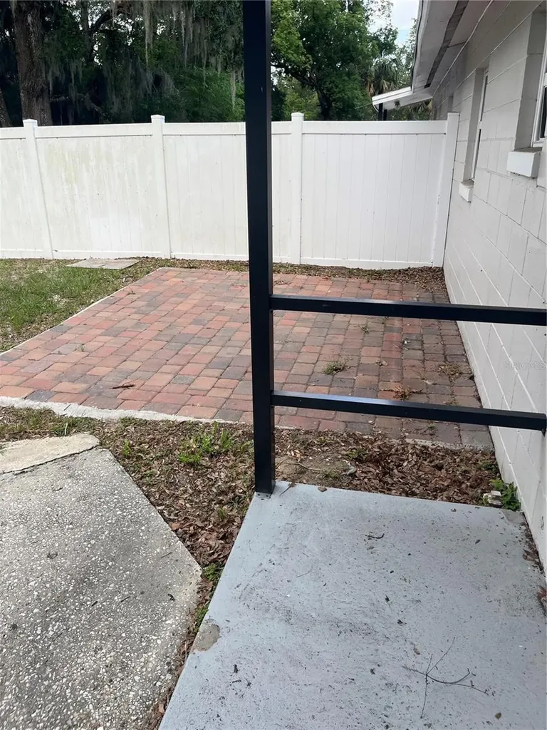 1422 N Tremain Street Mount Dora FL 32757