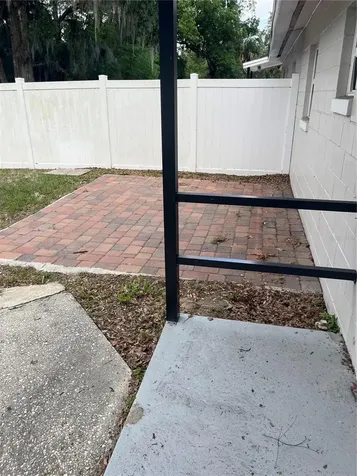 1422 N Tremain Street Mount Dora FL 32757