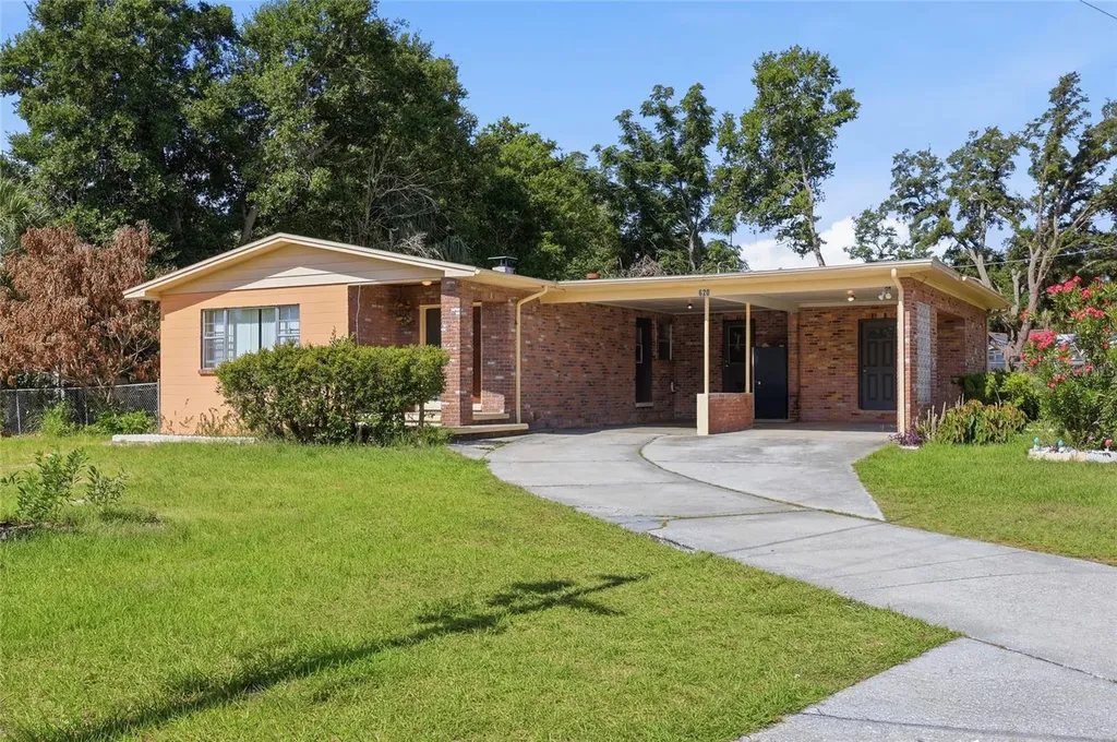 620 W Cummings Street Lake Alfred FL 33850