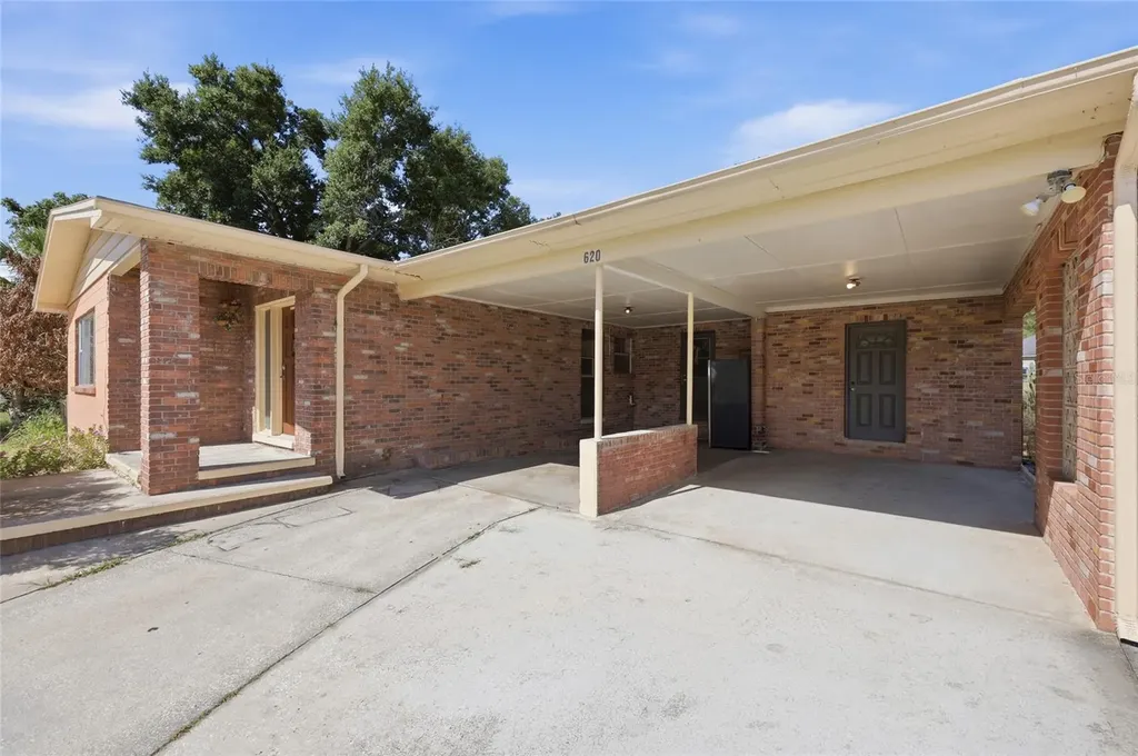 620 W Cummings Street Lake Alfred FL 33850