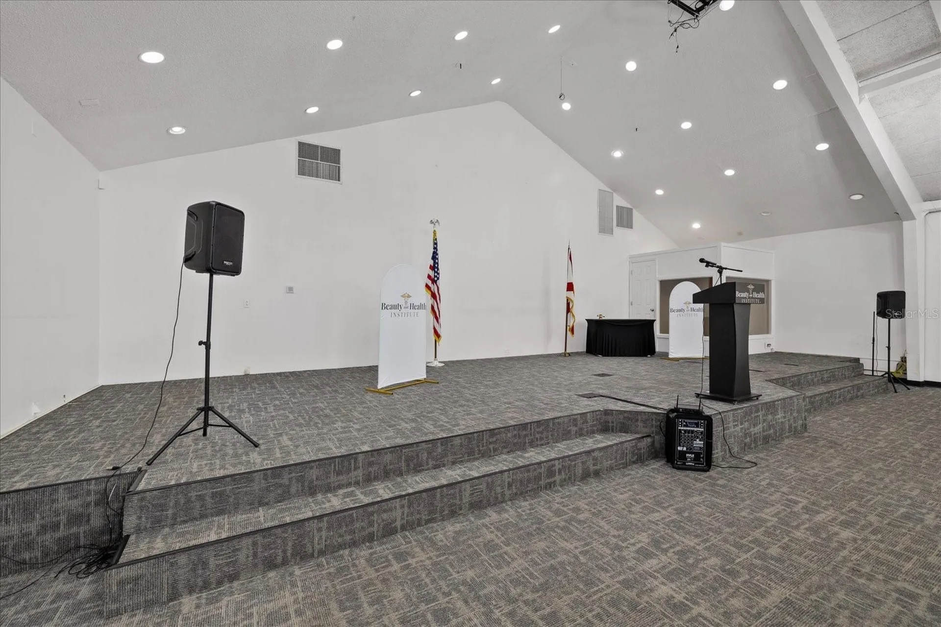 4704 Kelly Road Tampa FL 33615