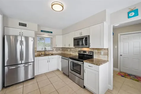 5005 Bee Ridge Road Sarasota FL 34233