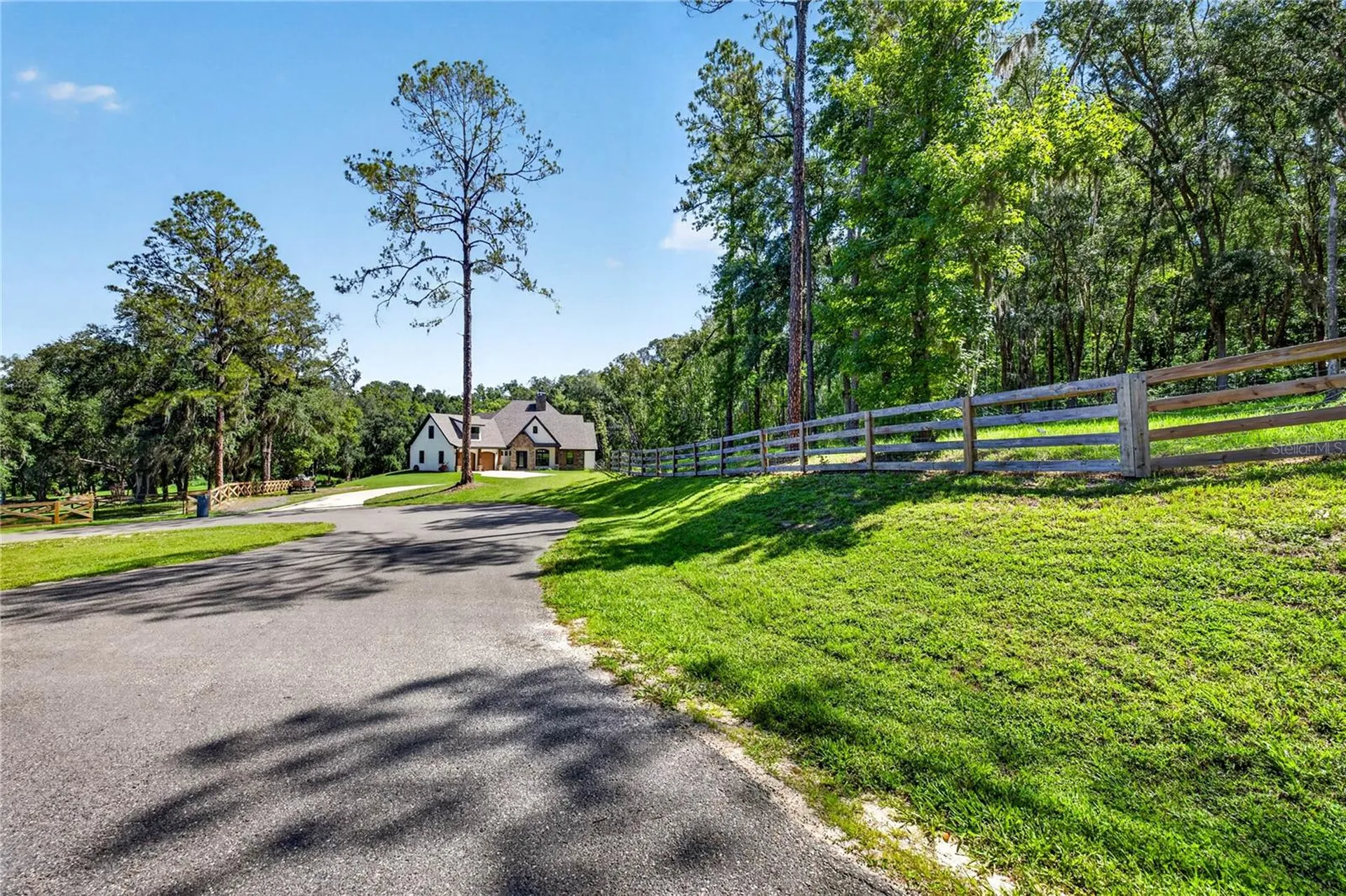 17265 Meadow Bluff View Dade City FL 33523
