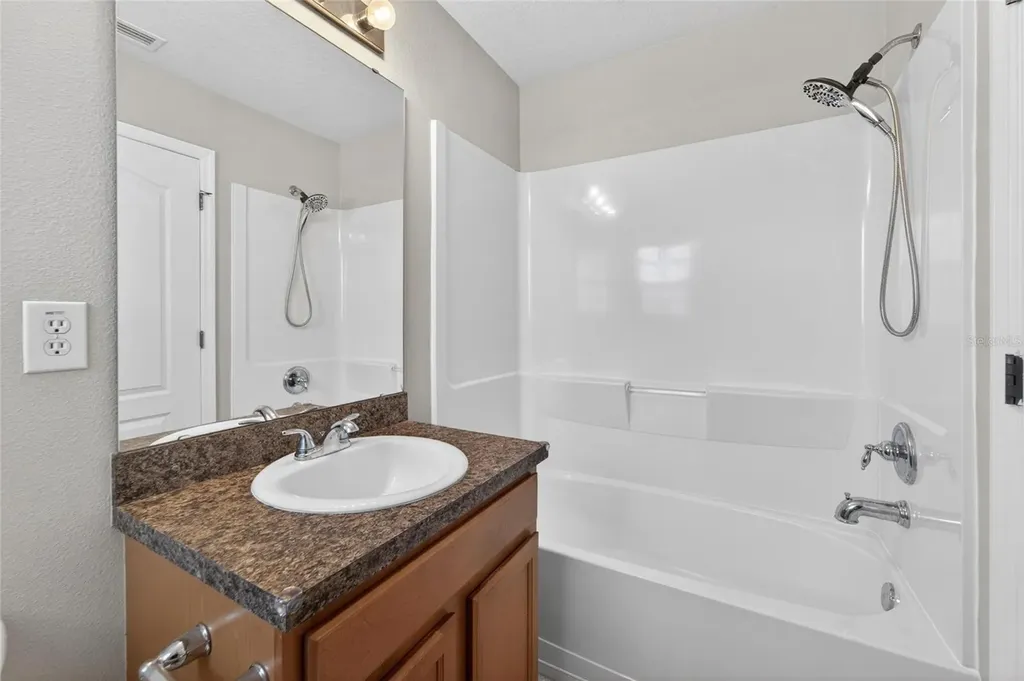 5028 White Sanderling Court Tampa FL 33619