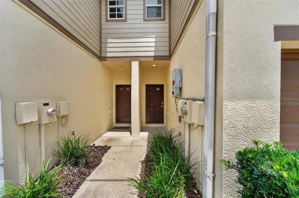 5028 White Sanderling Court Tampa FL 33619