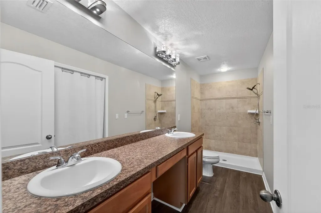 5028 White Sanderling Court Tampa FL 33619
