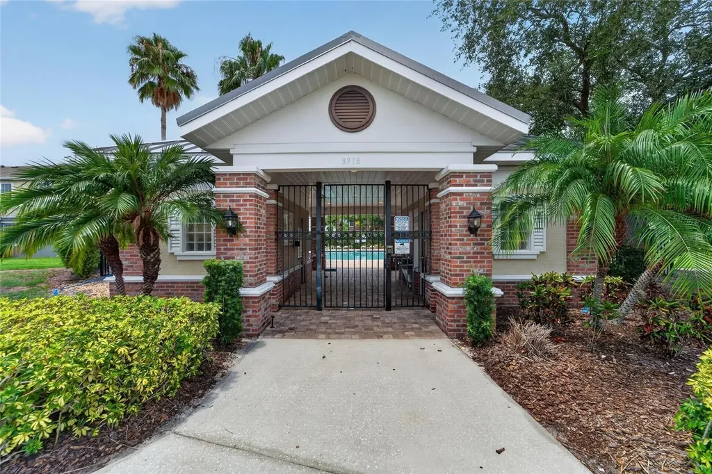 5028 White Sanderling Court Tampa FL 33619