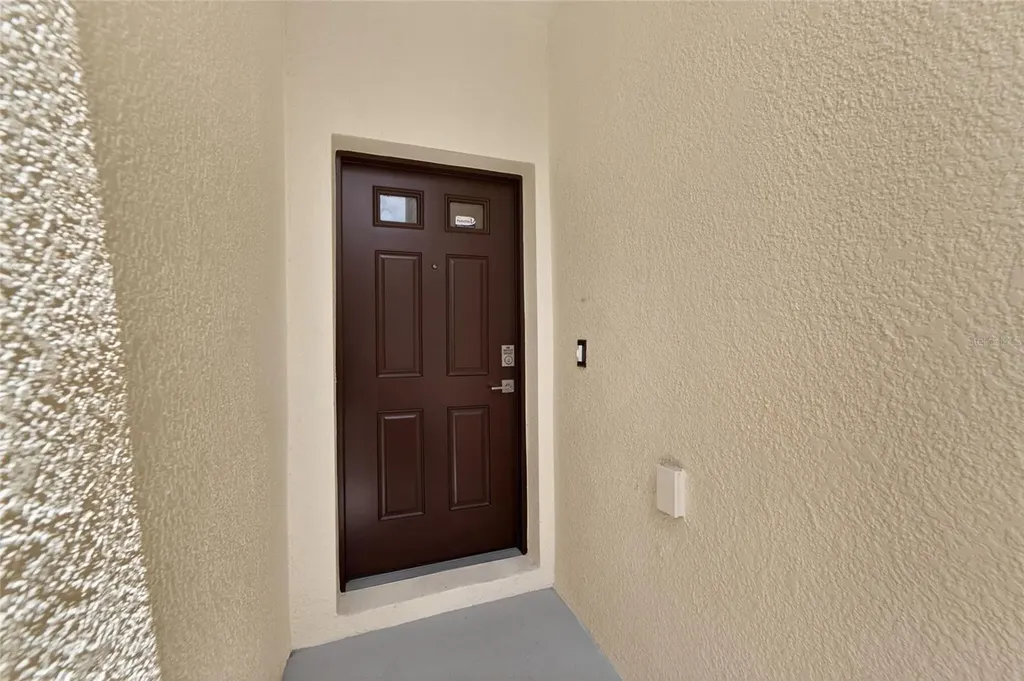 5028 White Sanderling Court Tampa FL 33619