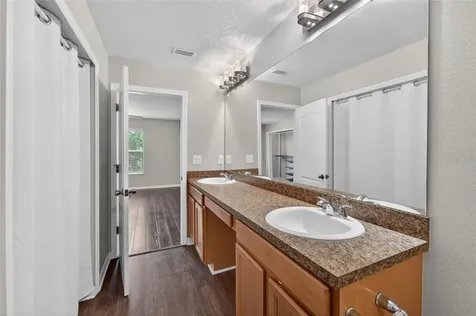 5028 White Sanderling Court Tampa FL 33619