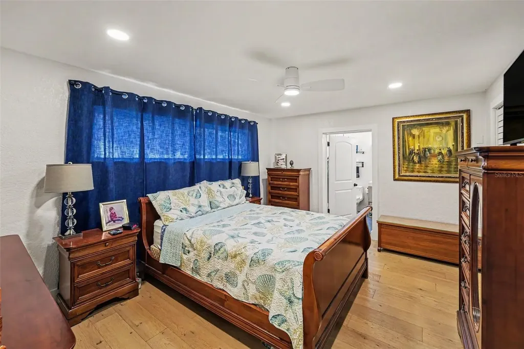 6825 11th Avenue N St Petersburg FL 33710