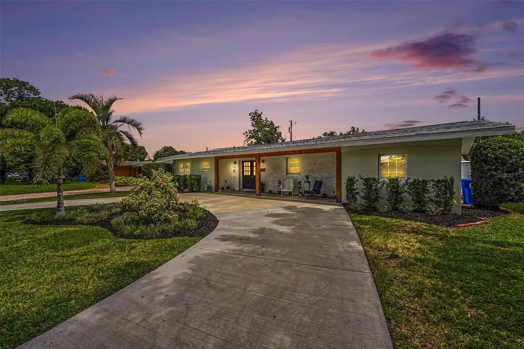 6825 11th Avenue N St Petersburg FL 33710