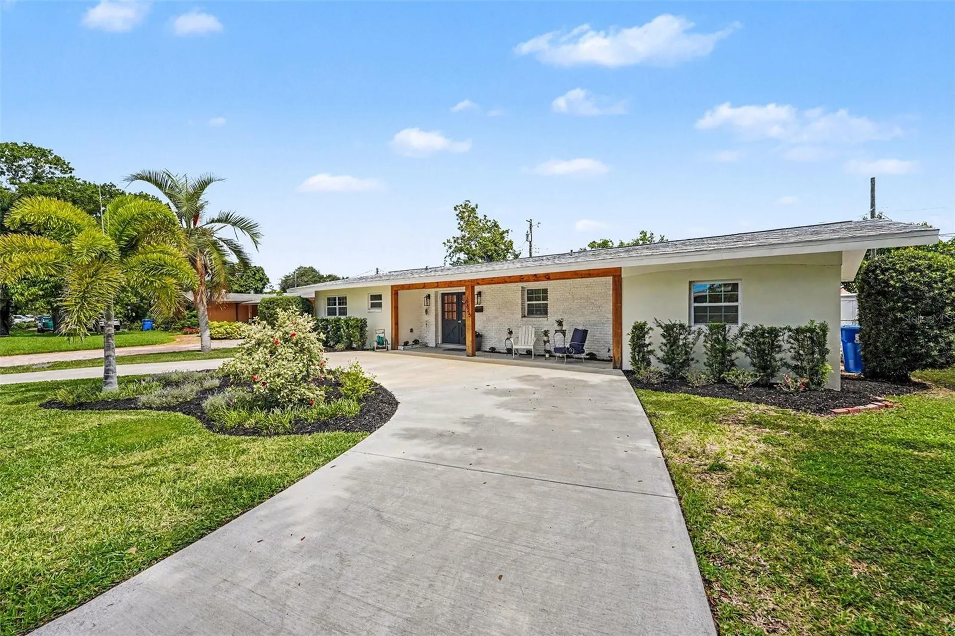 6825 11th Avenue N St Petersburg FL 33710