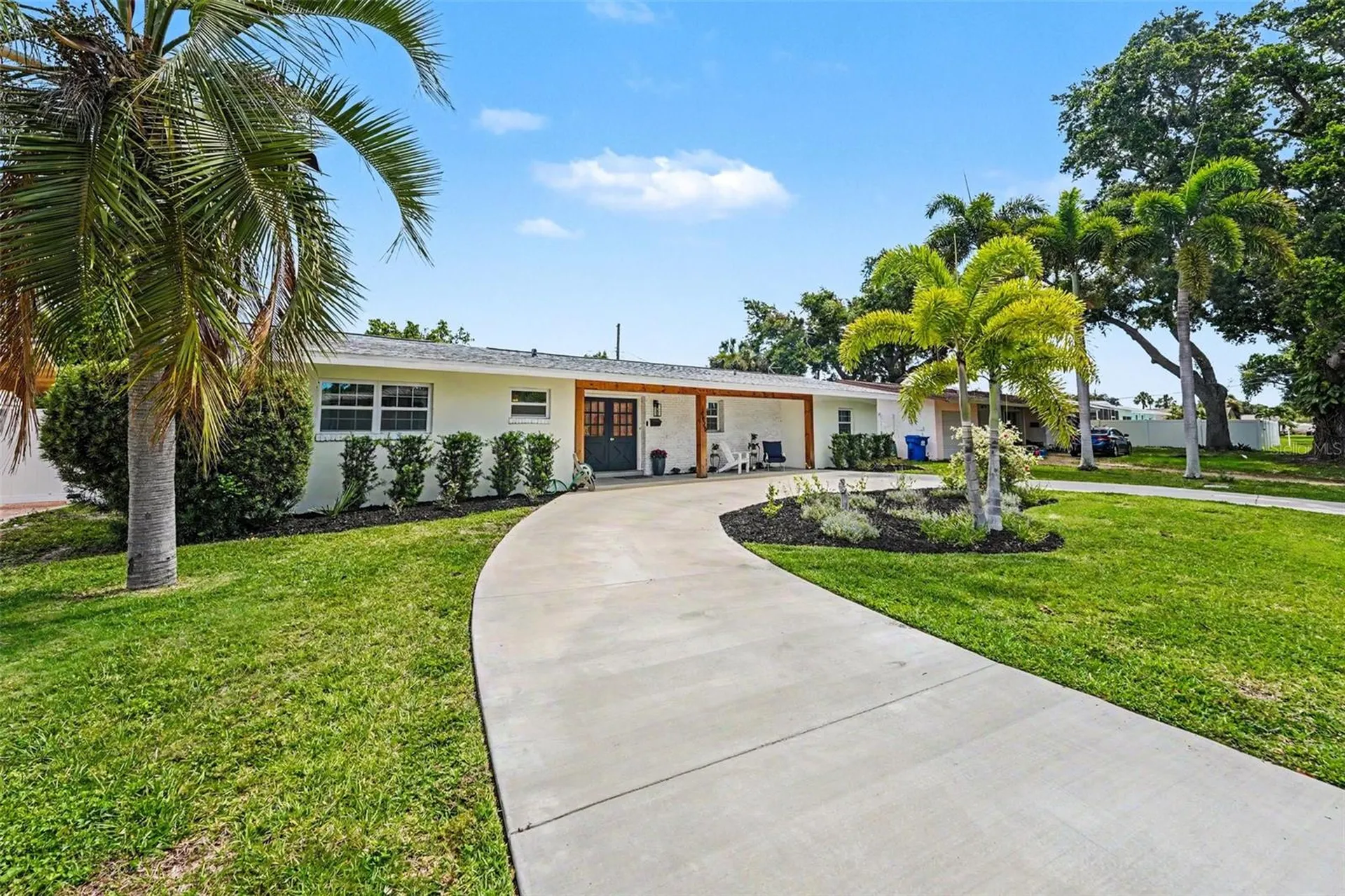 6825 11th Avenue N St Petersburg FL 33710