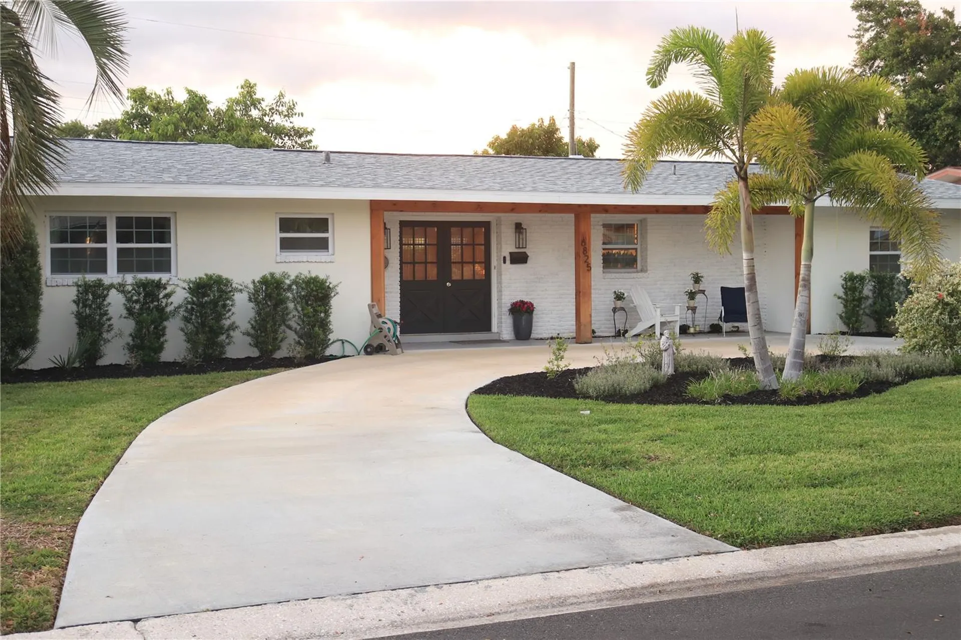 6825 11th Avenue N St Petersburg FL 33710