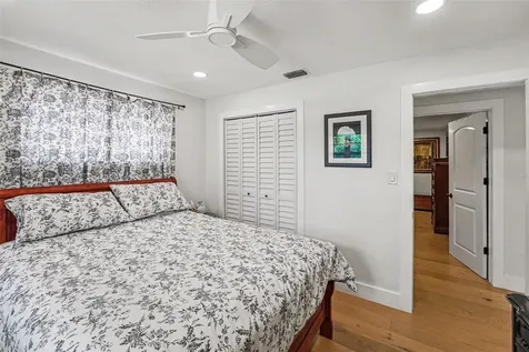 6825 11th Avenue N St Petersburg FL 33710